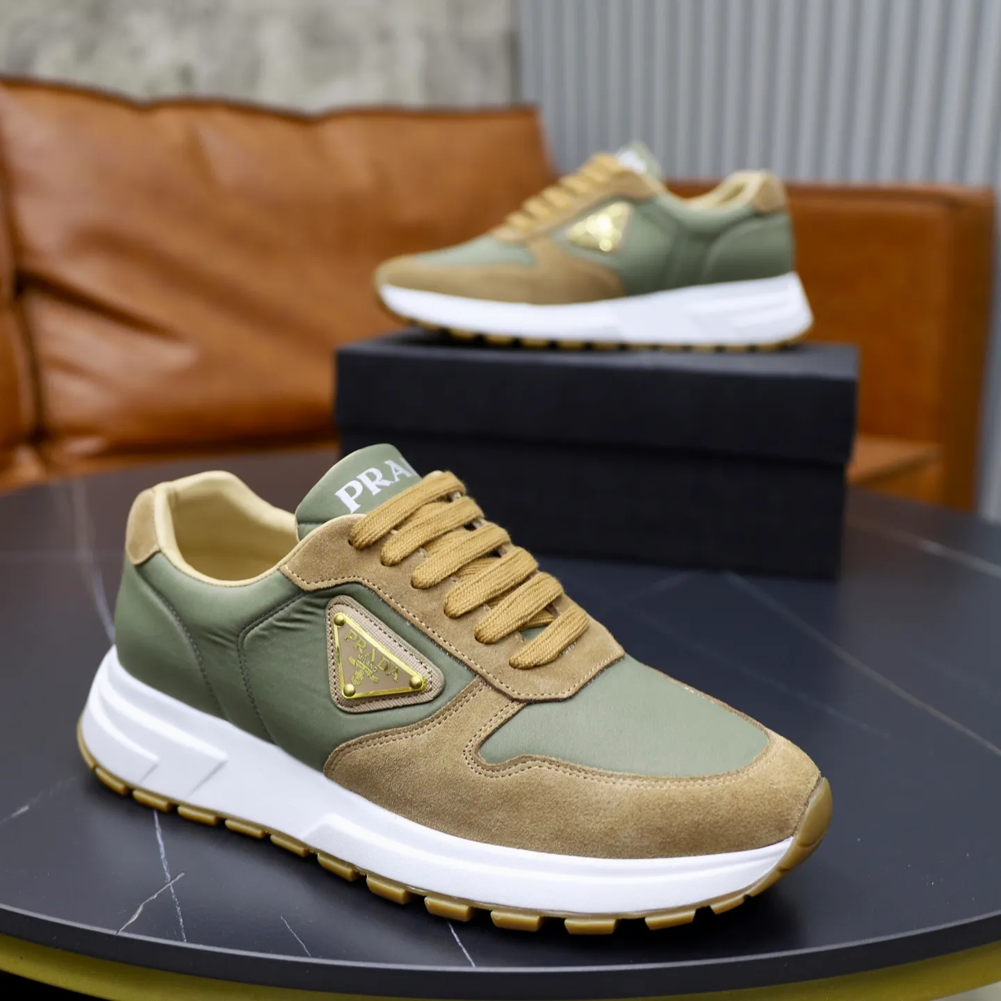 Men's shoes 💰462💰🙅‍♂️🙅‍♂️🙅‍♂️ Brand: PRADA Standard code: 38–44 (45 can be customized) Grade: Same as the official website Material: Original cowhide fabric Comfortable sheepskin lining Lightweight and wear-resistant outsole Style category: Men's fashionable casual shoes and boots Running sneakers Distinguished luxury brand elements Top luxury Color: actual picture color